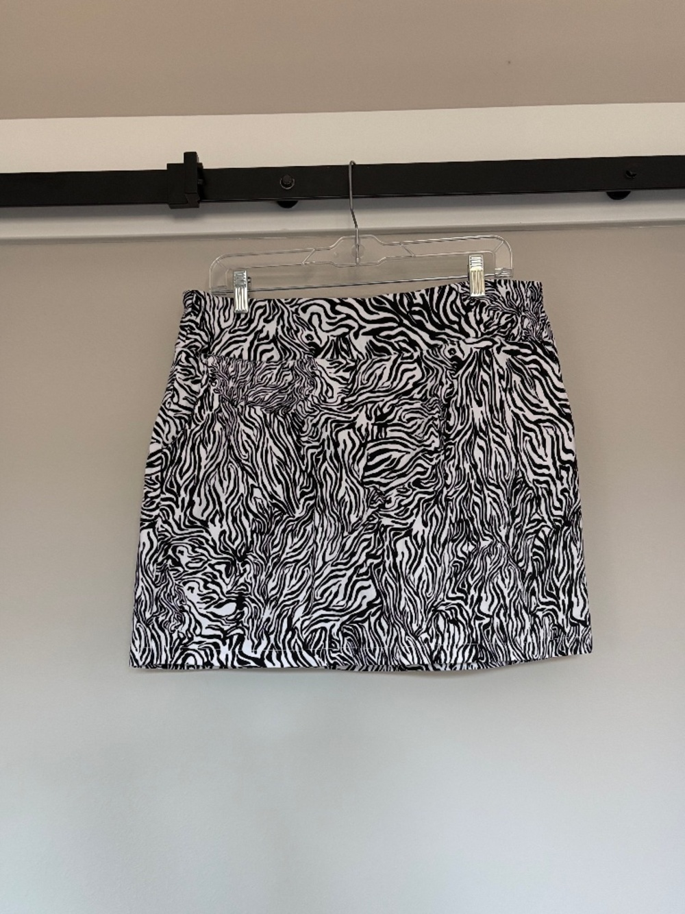 NWT Attyre Women’s Zebra Print Skort - Picture 4 of 8